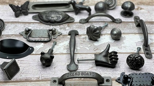 Cast iron and handfoged chest - cast,